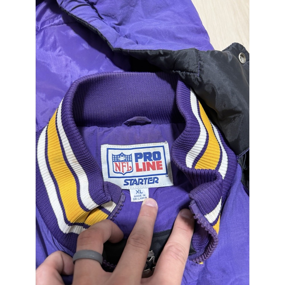Vintage 90s Minnesota Vikings NFL Starter Pro Line Hooded Puffer Jacket Men's XL - Picture 4 of 7
